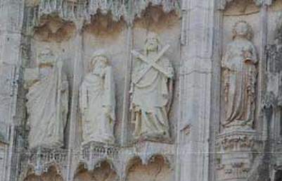 saint Jacques a retrouvé sa place sur la façade